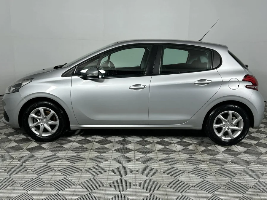 Used 2017 Peugeot 208 1.2 Active - WeBuyCars Richmond