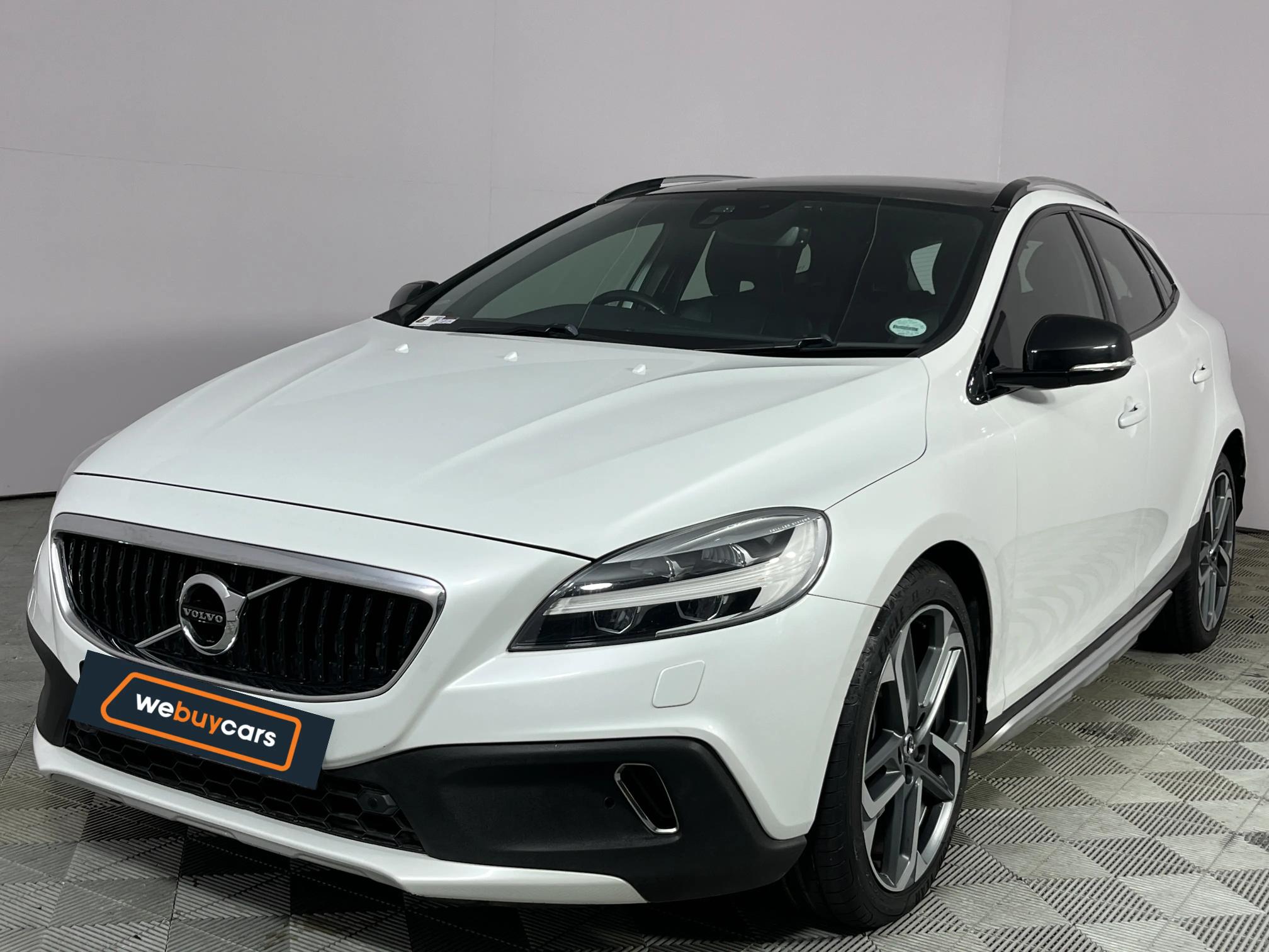 Used 2018 Volvo V40 Cross Country D4 Inscription
