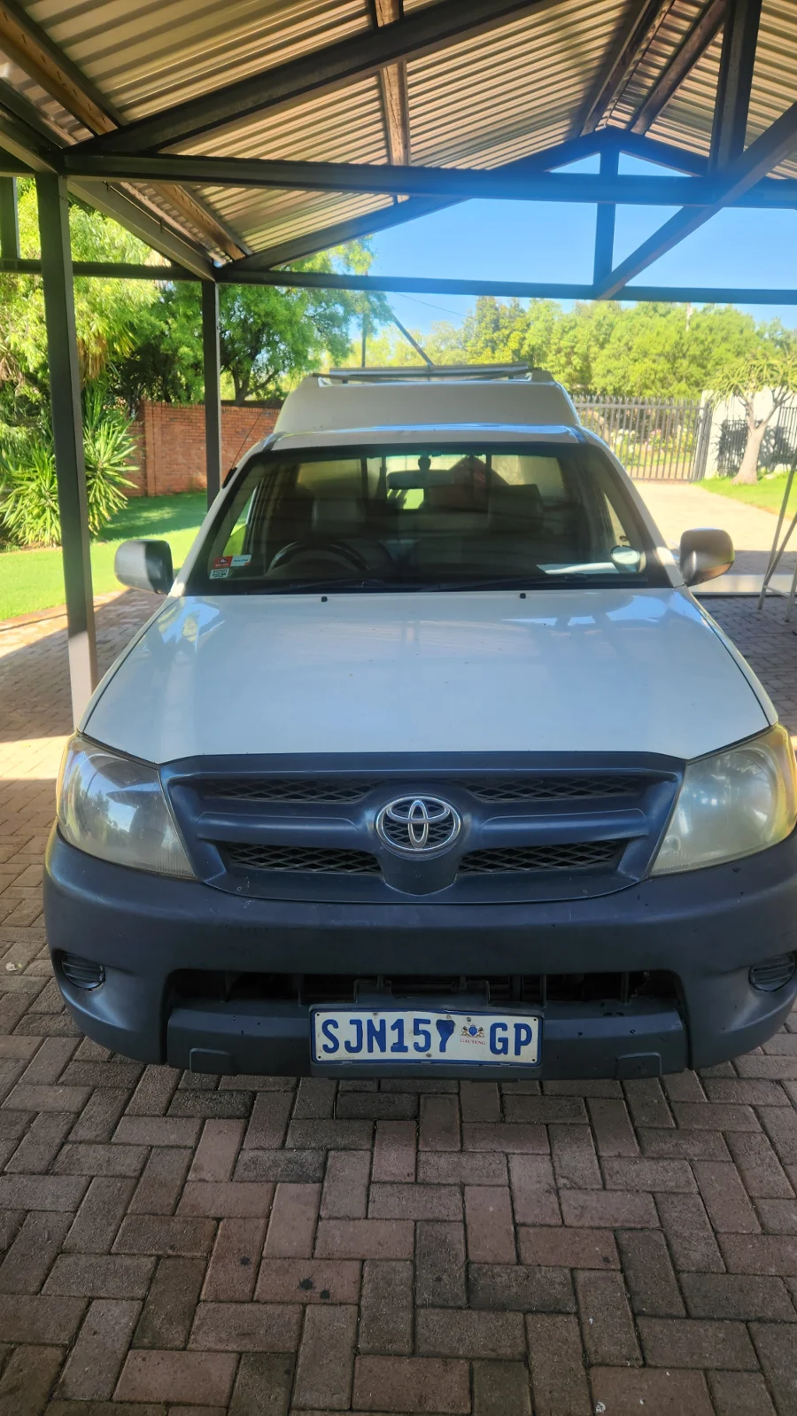 New 2013 Toyota Hilux 2.4GD-6 4x4 SRX - Private Seller New 2013 Toyota Hilux 2.4GD-6 4x4 SRX - Private Seller