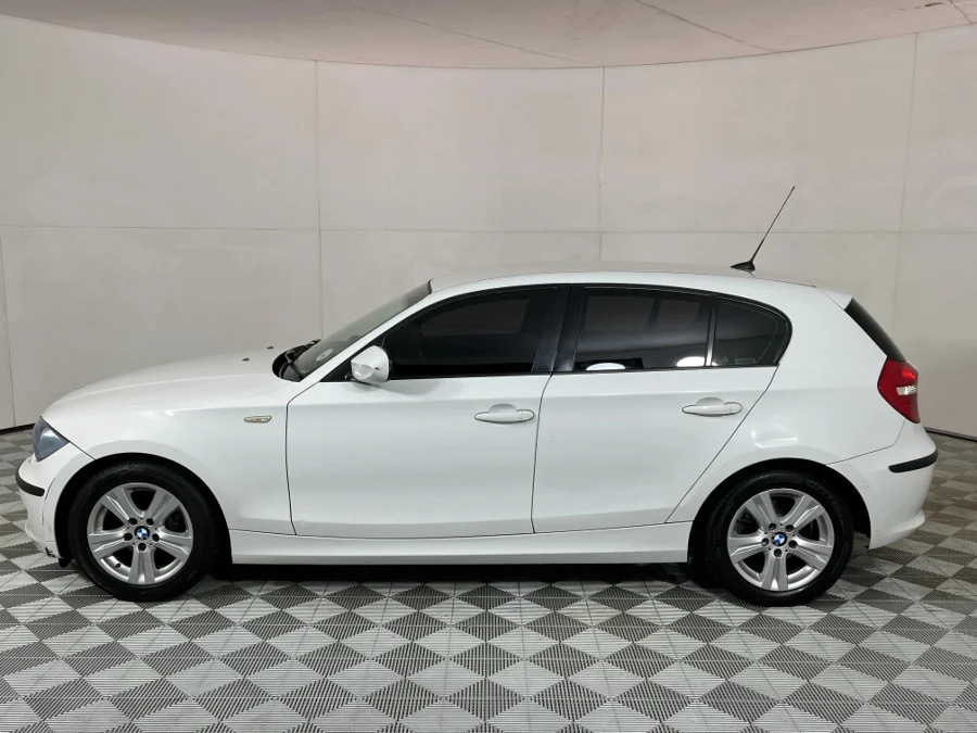 Used 2011 BMW 1 Series 116i 5-door auto - WeBuyCars JHB South