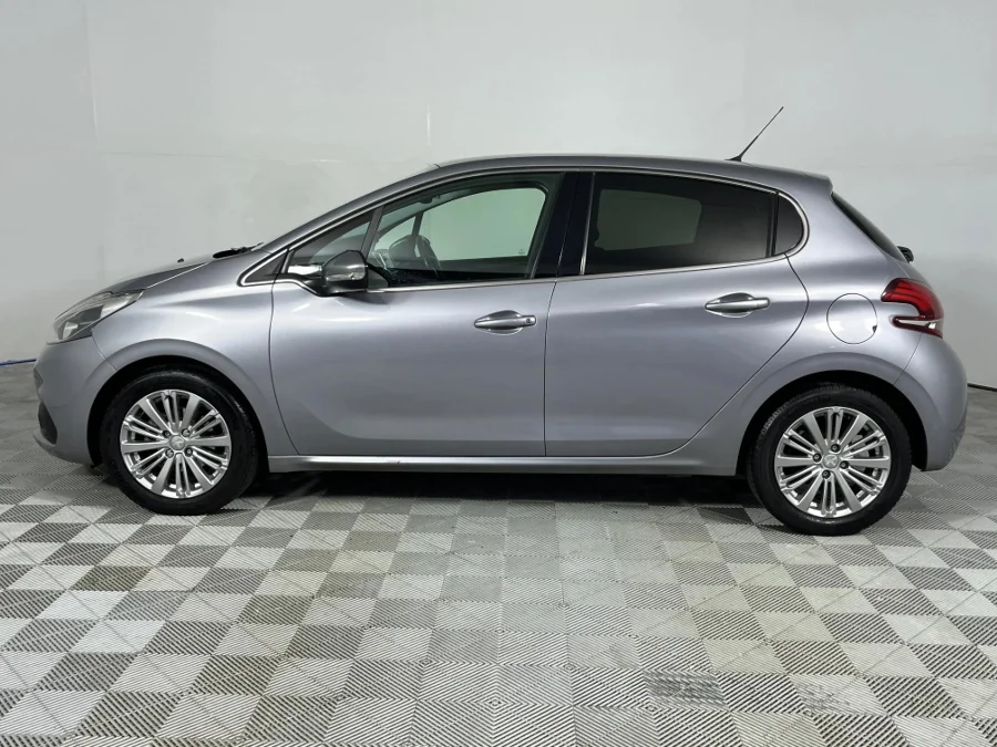 Used 2020 Peugeot 208 1.2 Allure - WeBuyCars Silverlakes Used 2020 Peugeot 208 1.2 Allure - WeBuyCars Silverlakes