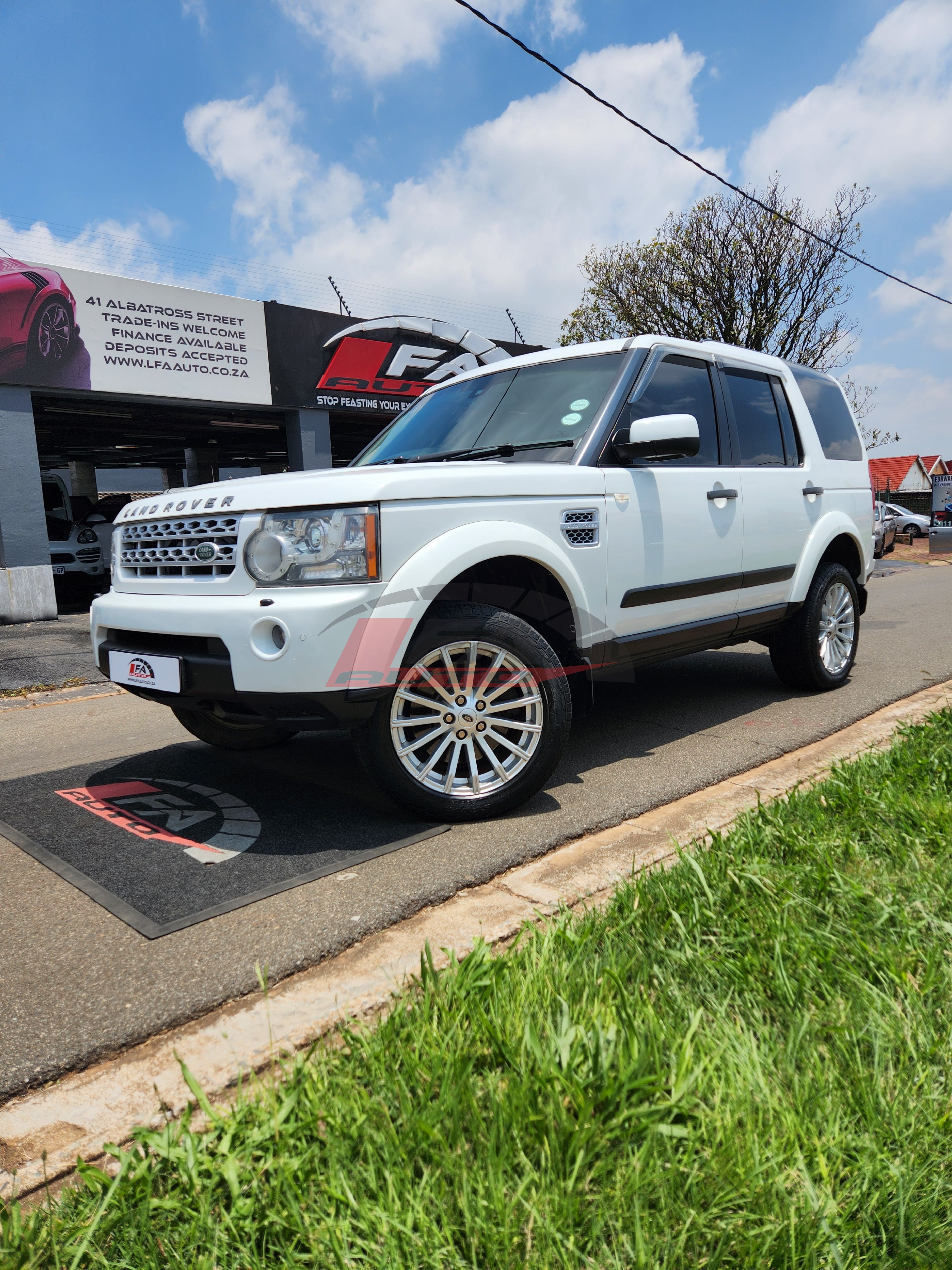 Used 2011 Land Rover Discovery SDV6 SE