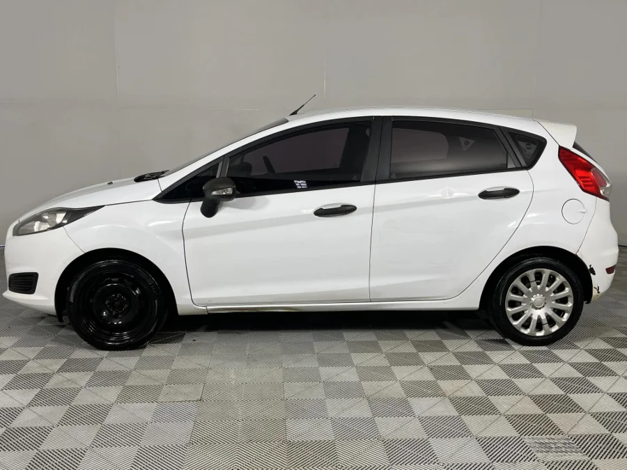 Used 2015 Ford Fiesta 5-door 1.4 Ambiente - WeBuyCars Silverlakes