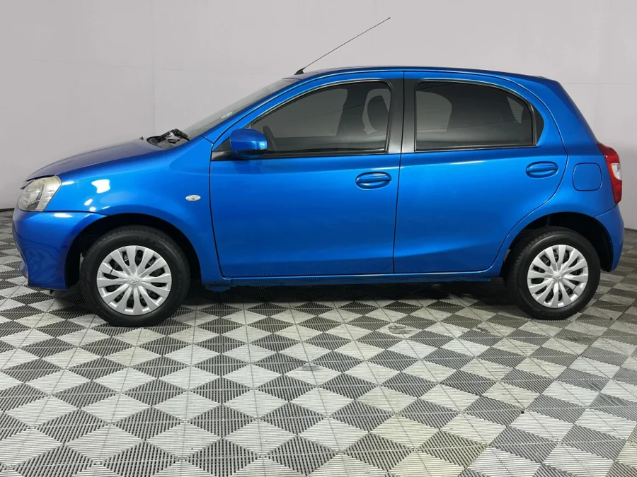 Used 2014 Toyota Etios hatch 1.5 Sprint - WeBuyCars Lansdowne