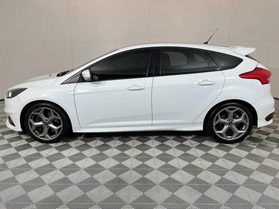 Used 2016 Ford Focus ST 3 - WeBuyCars JHB South