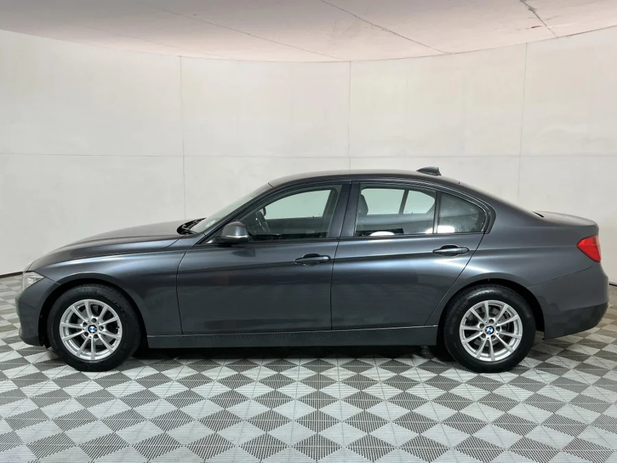 Used 2014 BMW 3 Series 320i sports-auto - WeBuyCars JHB South Used 2014 BMW 3 Series 320i sports-auto - WeBuyCars JHB South
