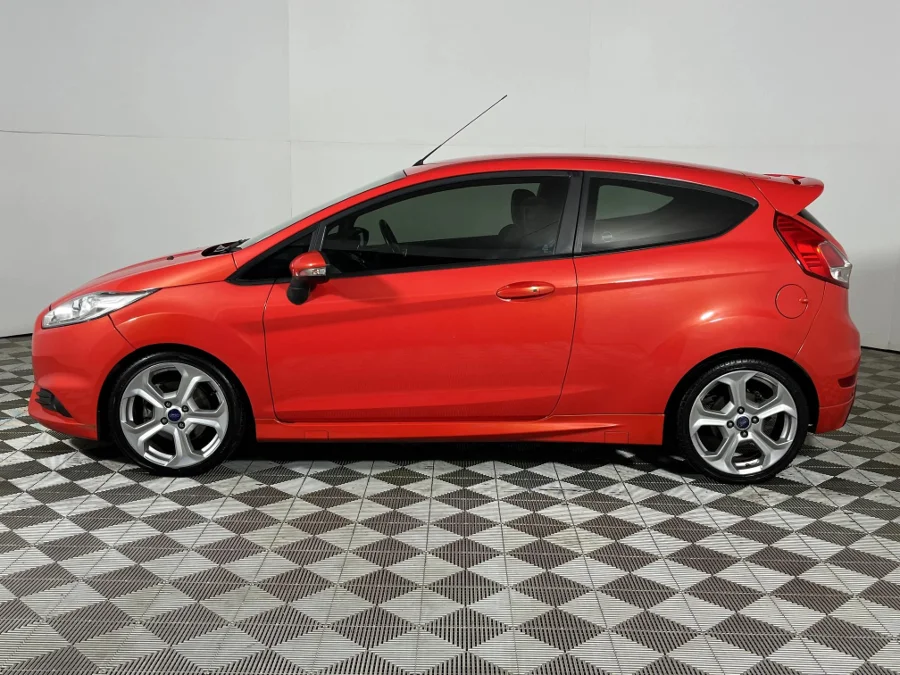Used 2015 Ford Fiesta ST - WeBuyCars Montana