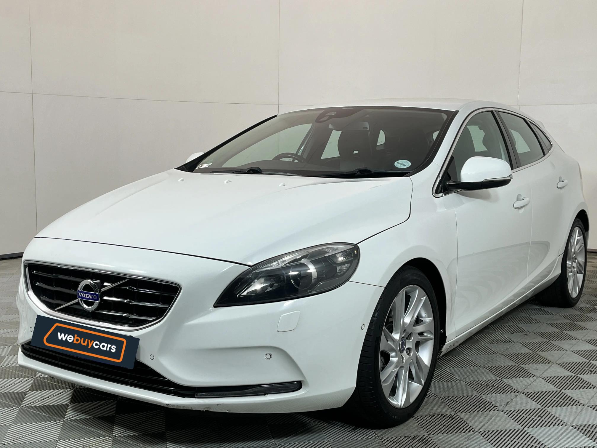 Used 2013 Volvo V40 Cross Country T4 Excel auto