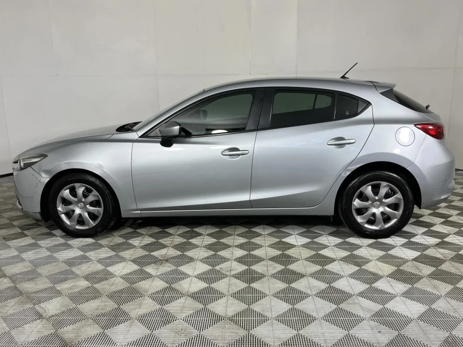 Used 2017 Mazda Mazda3 hatch 1.6 Dynamic - WeBuyCars George Used 2017 Mazda Mazda3 hatch 1.6 Dynamic - WeBuyCars George