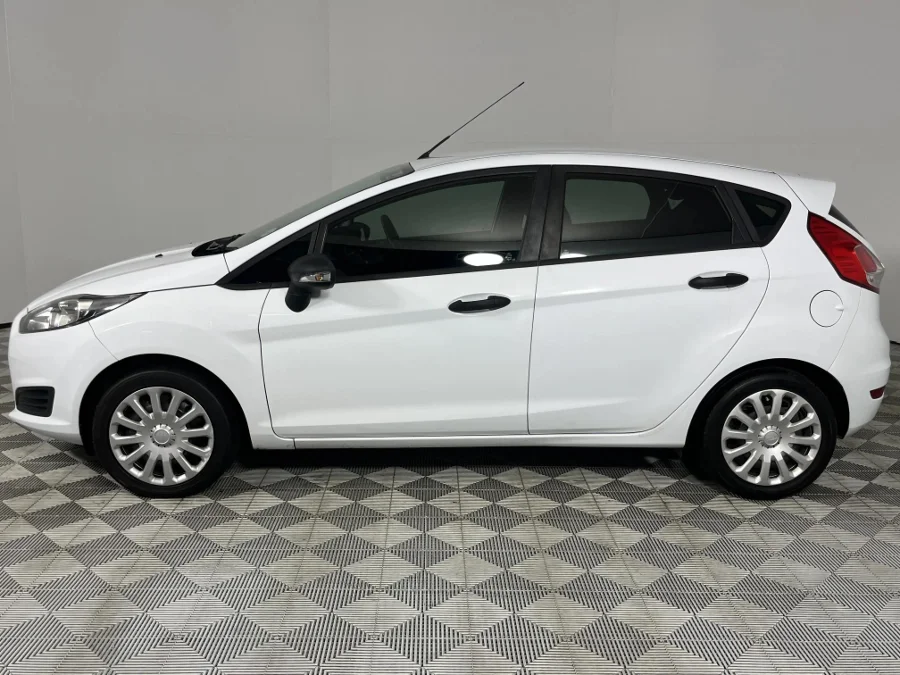 Used 2017 Ford Fiesta 5-door 1.0T Ambiente auto - WeBuyCars Richmond