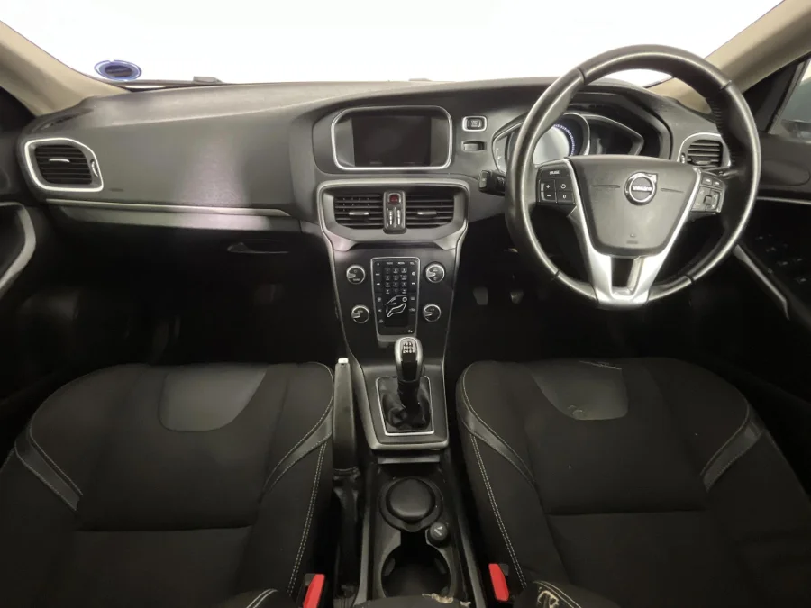 Used 2016 Volvo V40 T3 Kinetic - WeBuyCars Gqeberha