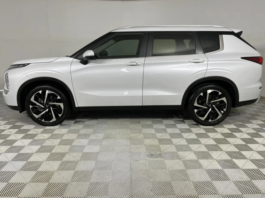 Used 2023 Mitsubishi Outlander 2.5 Aspire - WeBuyCars Silverlakes Used 2023 Mitsubishi Outlander 2.5 Aspire - WeBuyCars Silverlakes