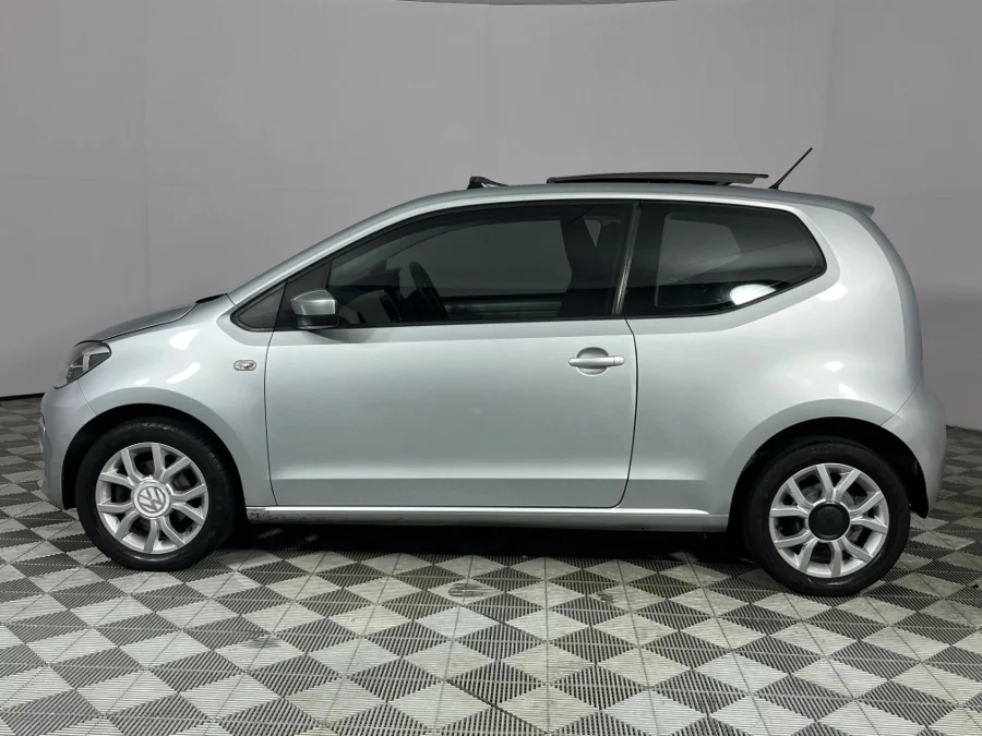 Used 2015 Volkswagen up! club up! 3-door 1.0 - WeBuyCars Brackenfell Cape Town