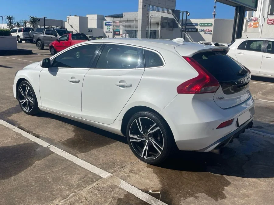 New 2017 Volvo V40 T3 R-Design - Private Seller