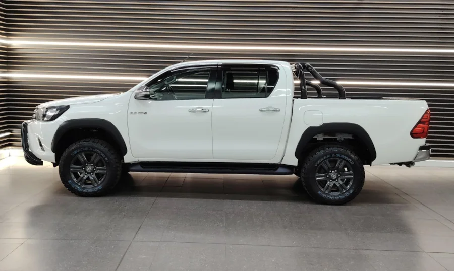 Used 2016 Toyota Hilux 2.8GD-6 double cab 4x4 Raider Dakar - BOTHA AND DEYSEL EXECUTIVE MOTORS