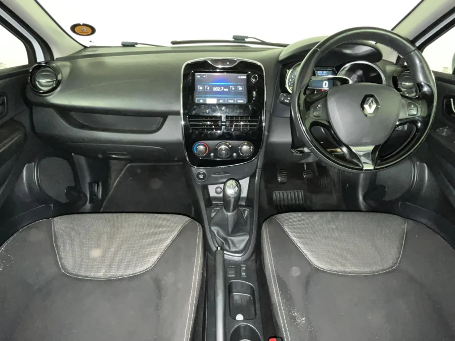 Used 2015 Renault Clio 66kW turbo Expression - WeBuyCars Germiston