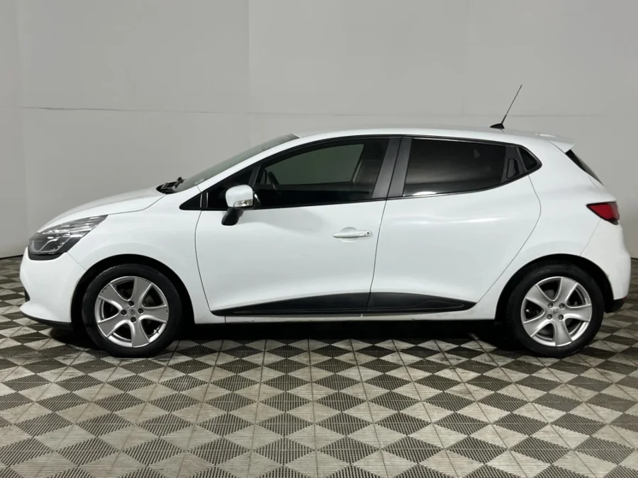 Used 2015 Renault Clio 66kW turbo Expression - WeBuyCars Germiston