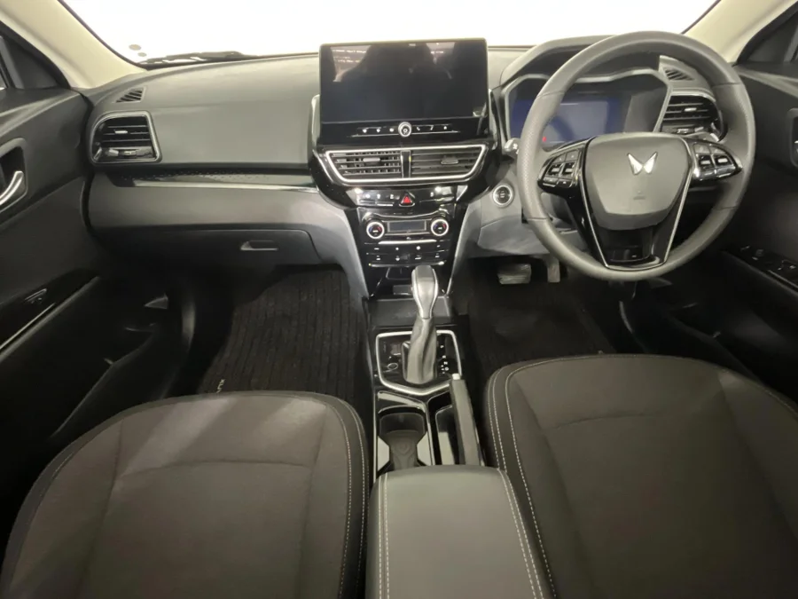 Used 2024 Mahindra XUV 3XO 1.2T AX5 auto - WeBuyCars Silverlakes