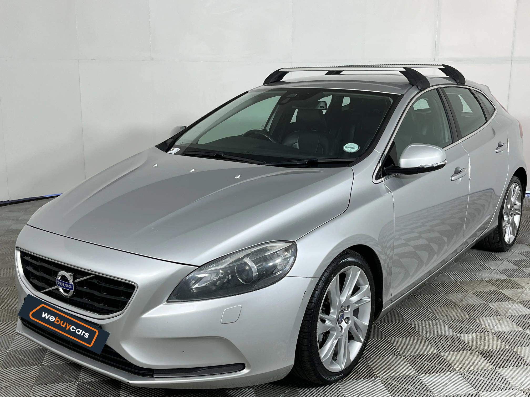 Used 2014 Volvo V40 T4 Excel auto