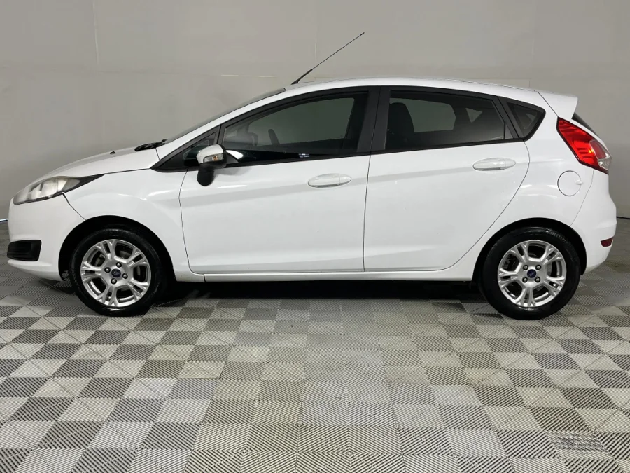 Used 2017 Ford Fiesta 5-door 1.4 Trend - WeBuyCars Silverlakes Used 2017 Ford Fiesta 5-door 1.4 Trend - WeBuyCars Silverlakes