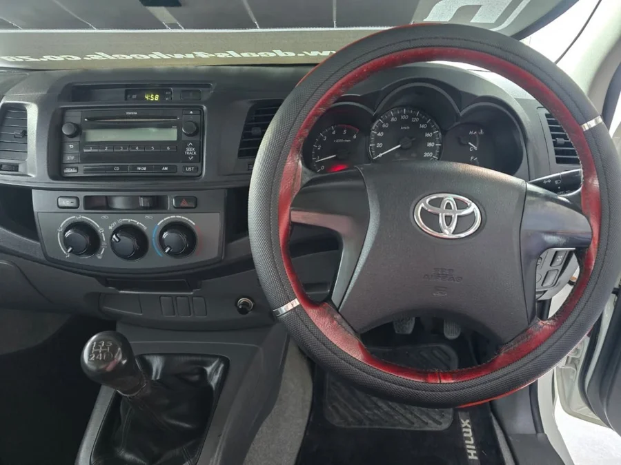Used 2013 Toyota Hilux 2.5D-4D SRX - Deals 4 Wheels