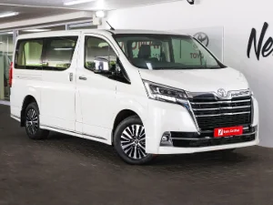 Used 2022 Toyota Quantum 2.8 LWB bus 9-seater VX Premium