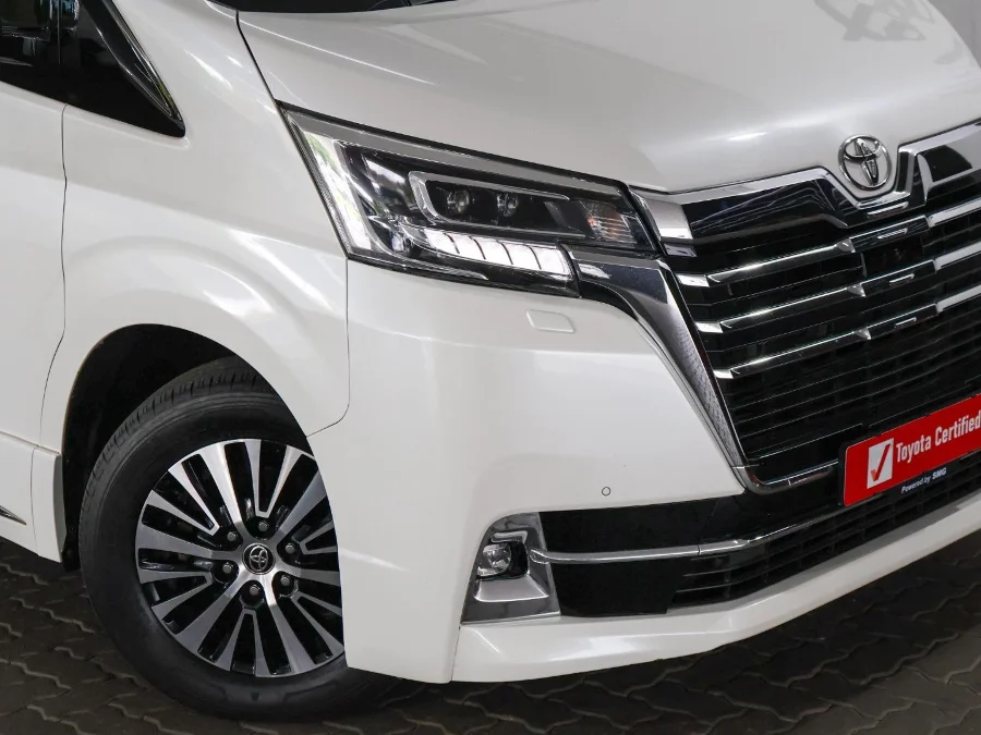 Used 2022 Toyota Quantum 2.8 LWB bus 9-seater VX Premium - SMG Toyota Cresta