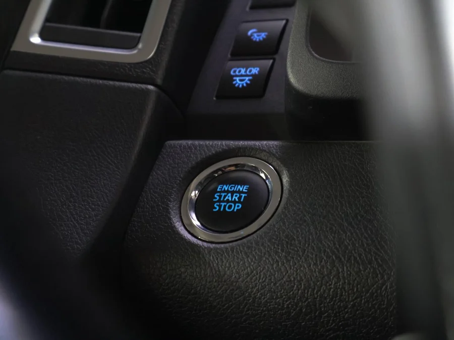 Used 2022 Toyota Quantum 2.8 LWB bus 9-seater VX Premium - SMG Toyota Cresta