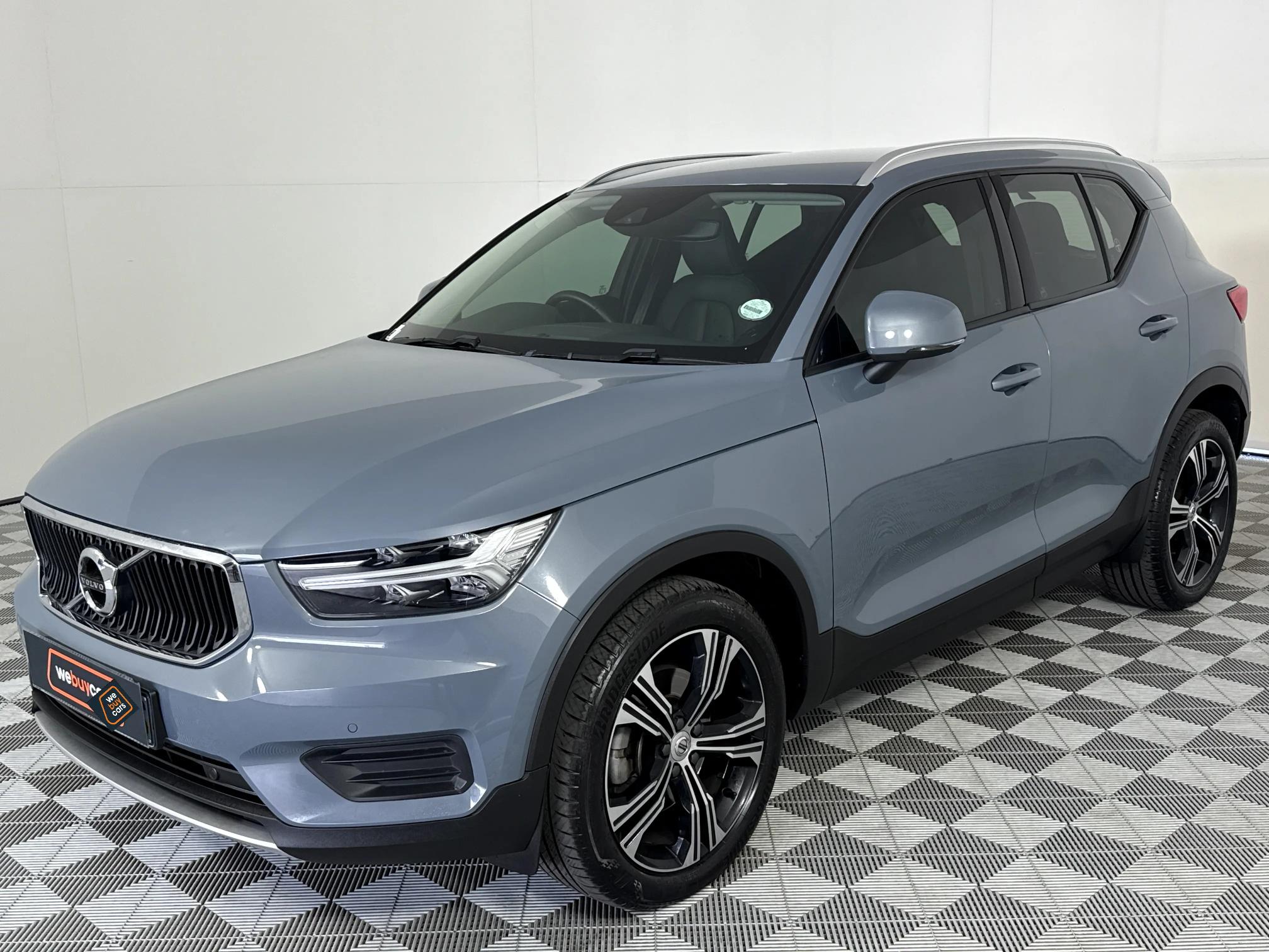 Used 2022 Volvo XC40 T4 Momentum