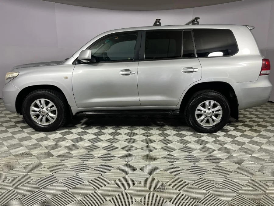 Used 2009 Toyota Land Cruiser 200 4.5D-4D VX - WeBuyCars Midstream