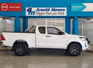 Used 2023 Toyota Hilux 2.4GD-6 Xtra cab Raider manual Used 2023 Toyota Hilux 2.4GD-6 Xtra cab Raider manual