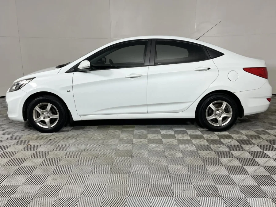 Used 2012 Hyundai Accent sedan 1.6 Fluid - WeBuyCars Riverhorse