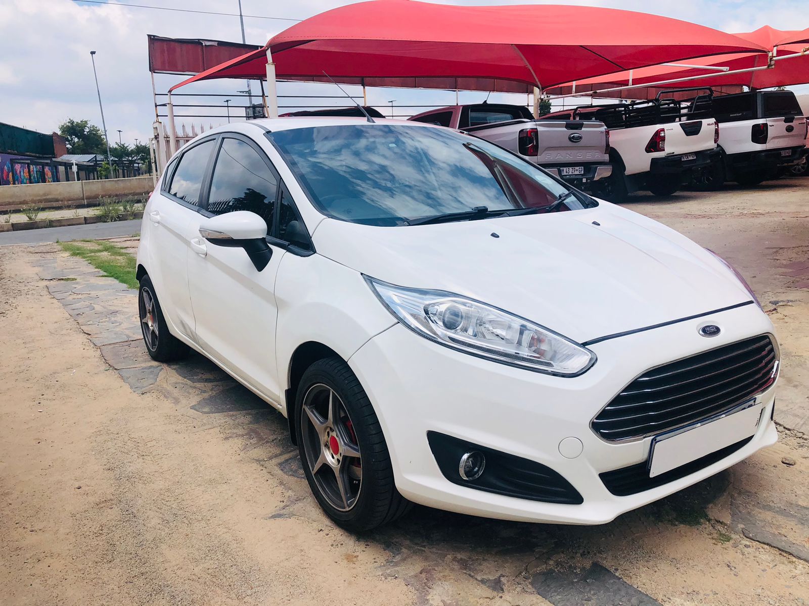 Used 2015 Ford Fiesta 5-door 1.6 Ambiente