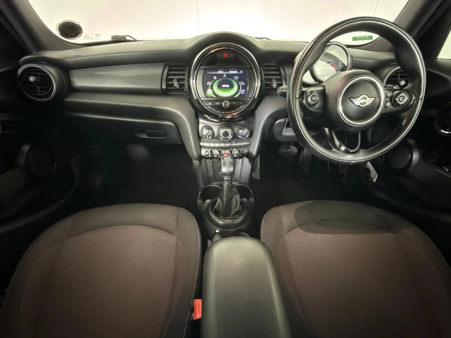 Used 2015 MINI Hatch One Hatch 5-door - WeBuyCars Midstream