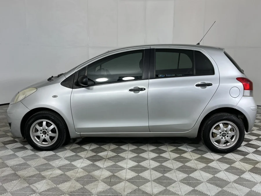 Used 2011 Toyota Yaris 5-door Zen3 S - WeBuyCars George