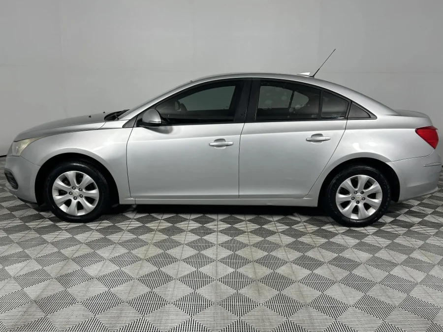 Used 2016 Chevrolet Cruze sedan 1.6 L - WeBuyCars Richmond Used 2016 Chevrolet Cruze sedan 1.6 L - WeBuyCars Richmond