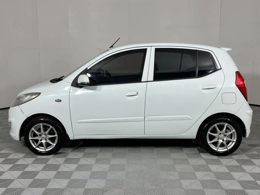 Used 2013 Hyundai i10 1.1 Motion - WeBuyCars Gqeberha