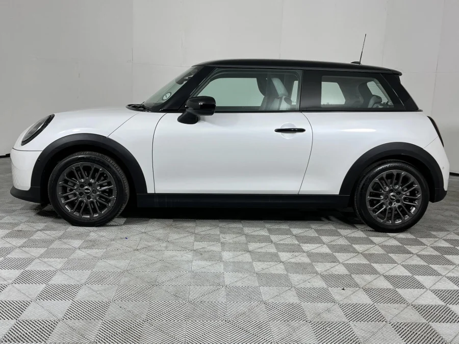 Used 2024 MINI Cooper C 3-door - WeBuyCars JHB South