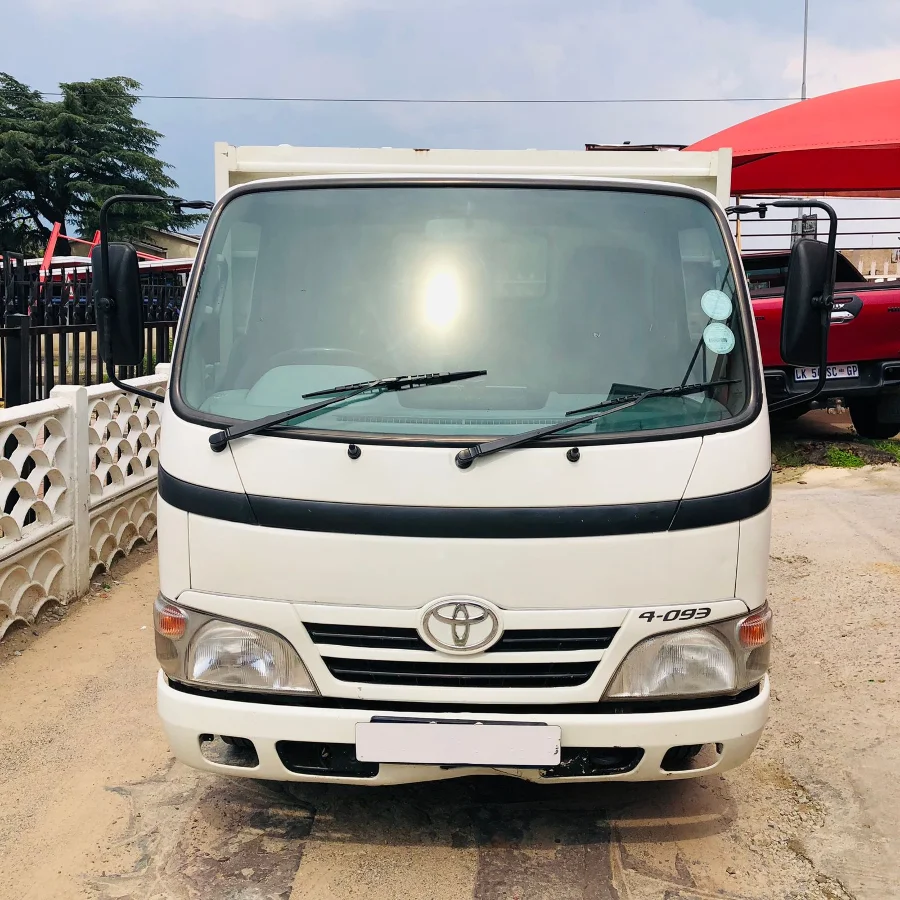 Used 2016 Toyota Dyna 150 chassis cab - SG Cars