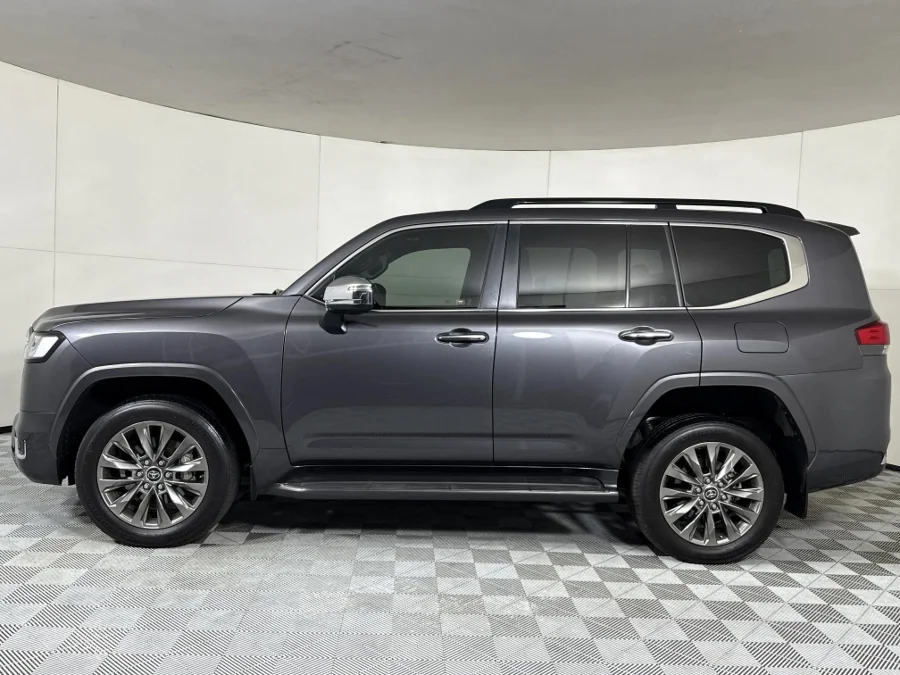 Used 2021 Toyota Land Cruiser 300 3.5T ZX - WeBuyCars Midstream