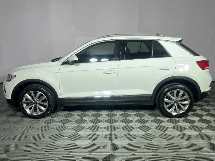Used 2022 Volkswagen T-Roc 1.4TSI 110kW Design - WeBuyCars The Dome
