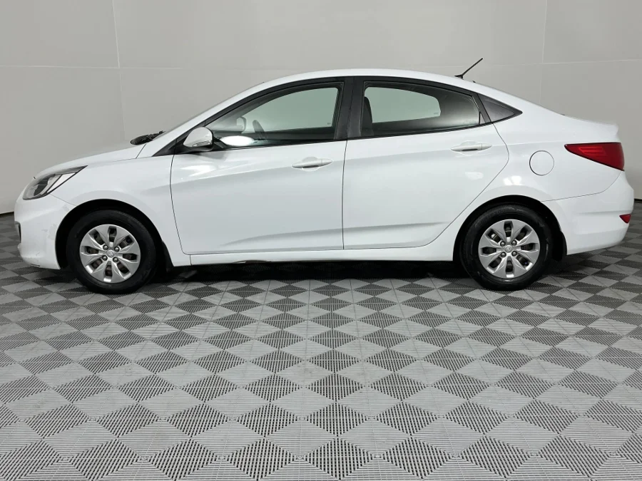 Used 2019 Hyundai Accent sedan 1.6 Motion - WeBuyCars Montana
