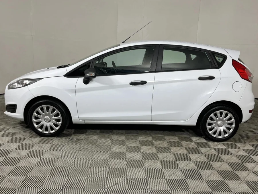 Used 2017 Ford Fiesta 5-door 1.0T Ambiente - WeBuyCars The Dome