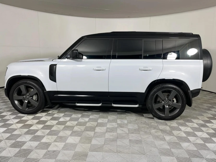 Used 2023 Land Rover Defender 110 D300 X-Dynamic SE - WeBuyCars Montana