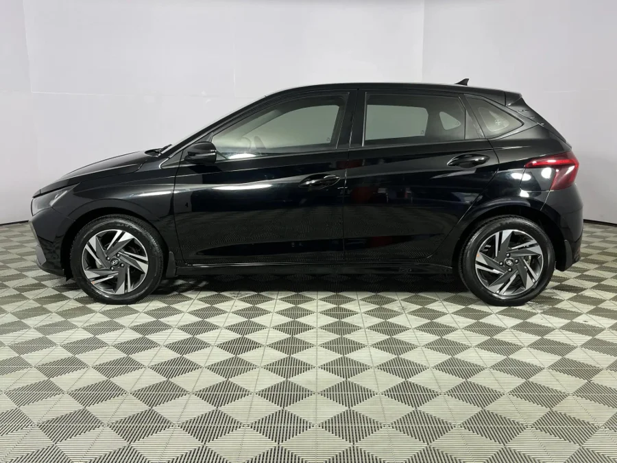 Used 2021 Hyundai i20 1.0T Fluid manual - WeBuyCars Durban