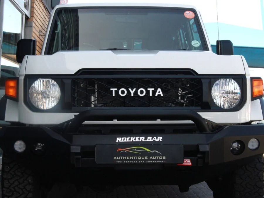 Used 2025 Toyota Land Cruiser 76 2.8GD-6 station wagon LX manual - Authentique Autos