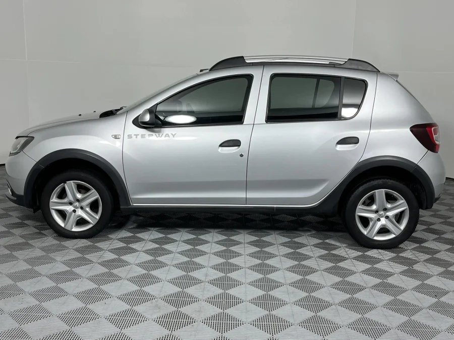 Used 2015 Renault Sandero Stepway 66kW turbo - WeBuyCars Montana Used 2015 Renault Sandero Stepway 66kW turbo - WeBuyCars Montana