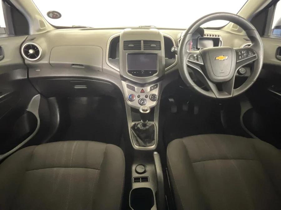 Used 2015 Chevrolet Sonic hatch 1.6 LS Black&White Edition - WeBuyCars Richmond