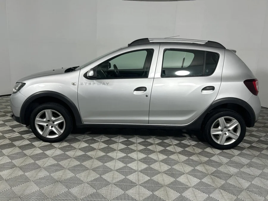 Used 2016 Renault Sandero Stepway 66kW turbo - WeBuyCars Richmond Used 2016 Renault Sandero Stepway 66kW turbo - WeBuyCars Richmond