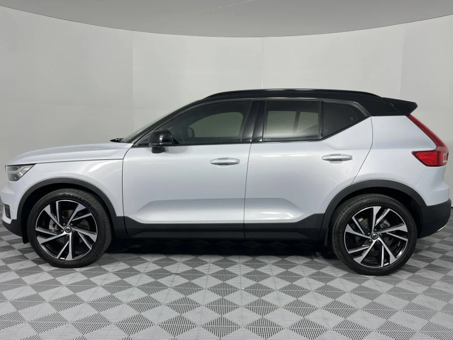 Used 2020 Volvo XC40 T5 AWD R-Design - WeBuyCars Richmond